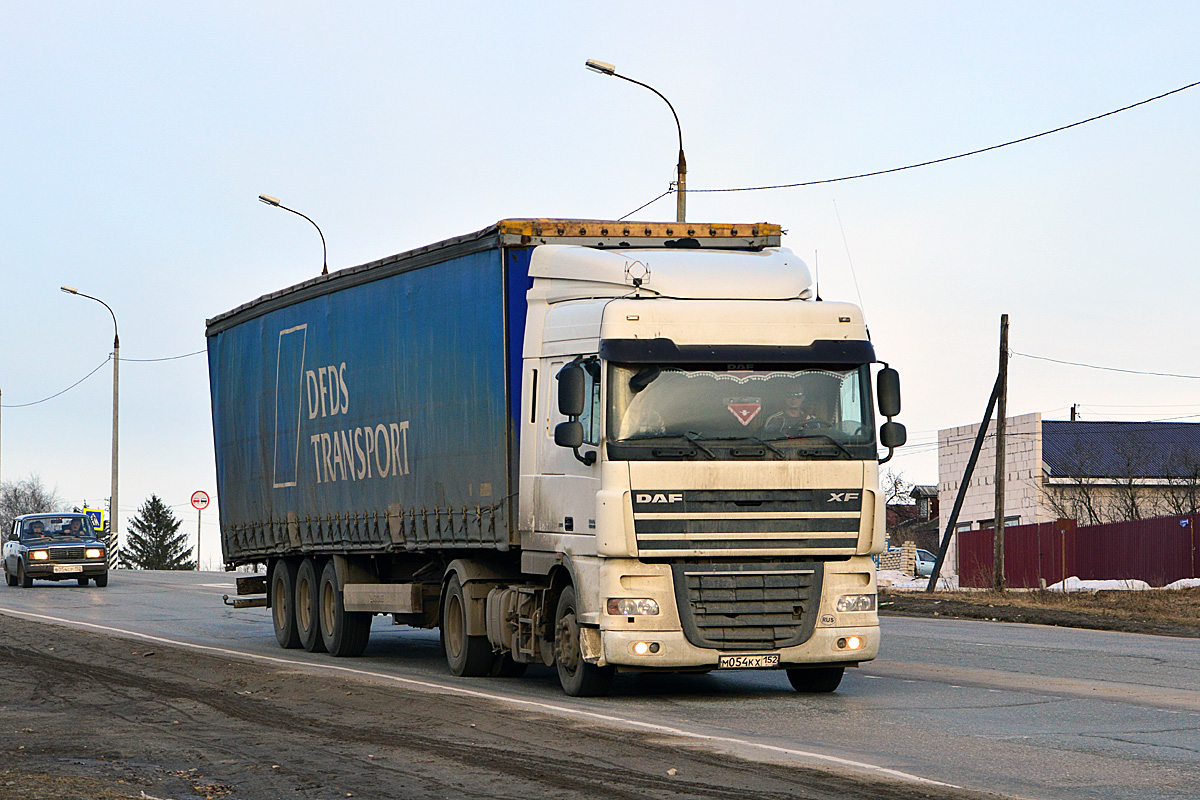 Нижегородская область, № М 054 КХ 152 — DAF XF105 FT