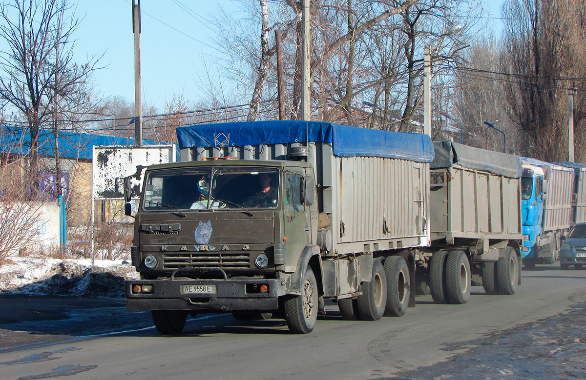 Днепропетровская область, № АЕ 9558 ЕТ — КамАЗ-53212