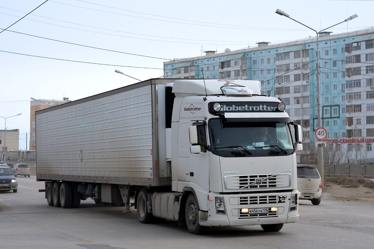 Приморский край, № В 456 УВ 125 — Volvo ('2002) FH12.460