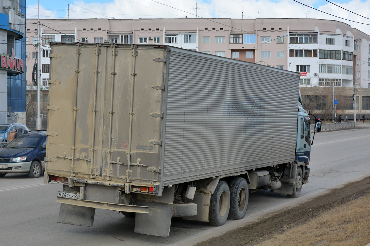 Хабаровский край, № Н 241 СК 27 — Isuzu Giga (общая модель)