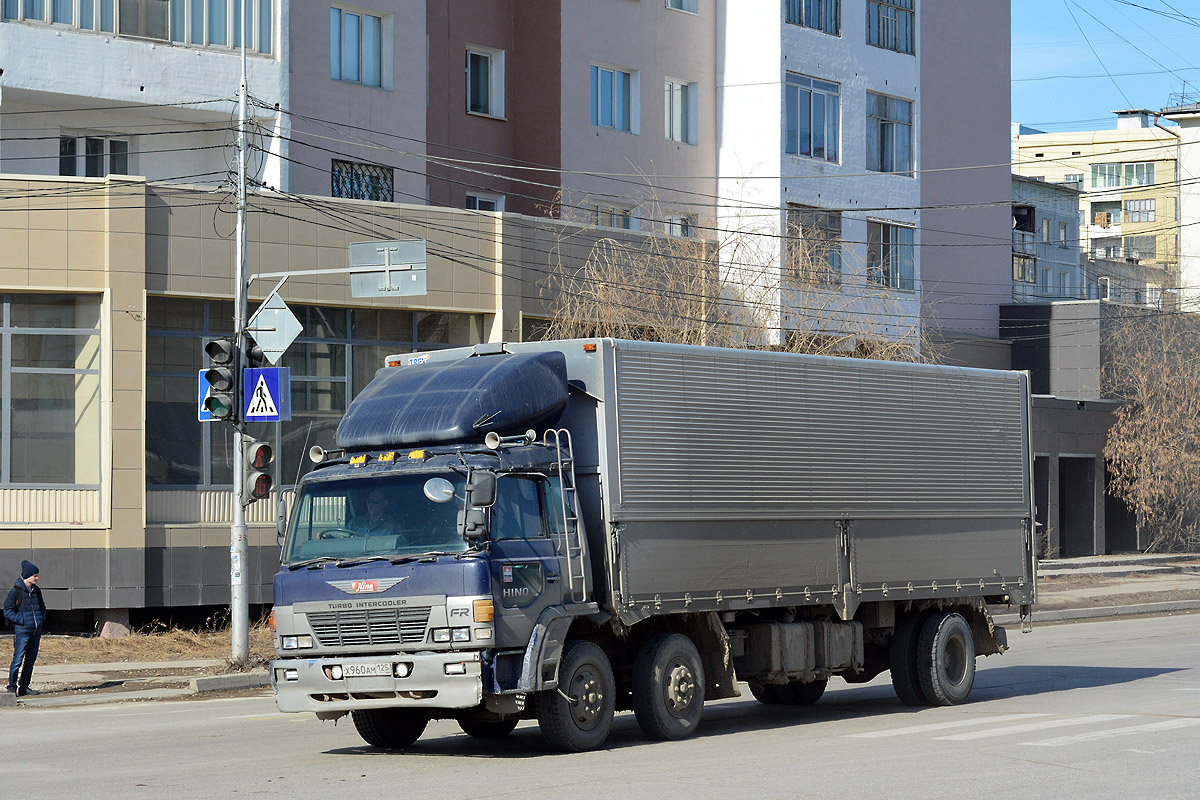 Приморский край, № Х 960 АМ 125 — Hino FR