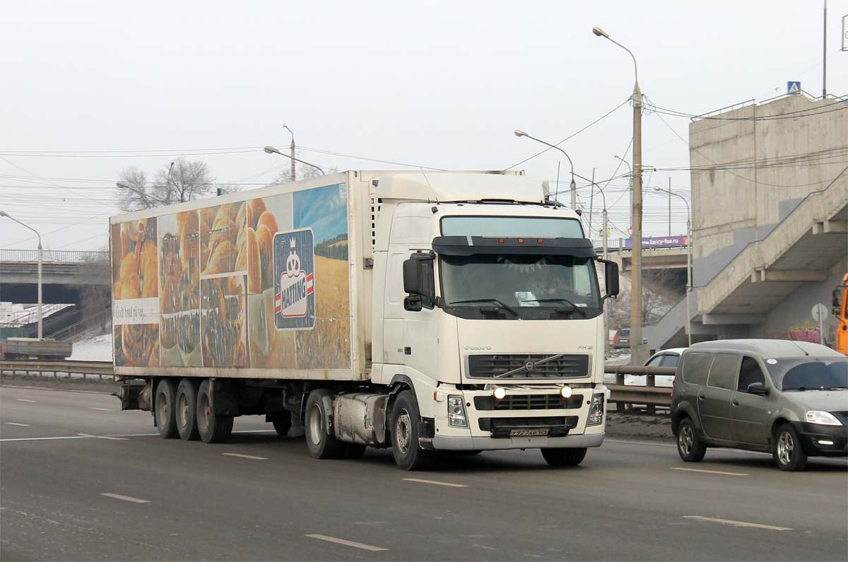 Красноярский край, № У 927 АВ 124 — Volvo ('2002) FH12.420