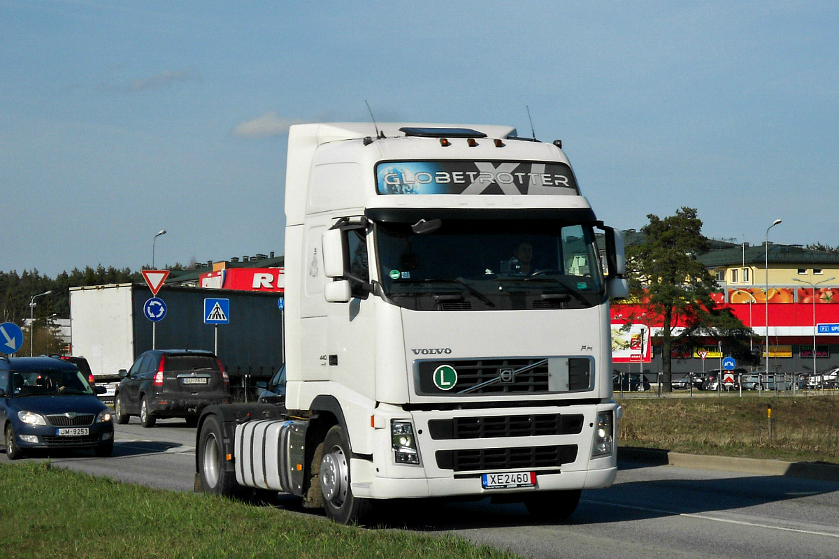 Латвия, № XE 2460 — Volvo ('2002) FH12.440