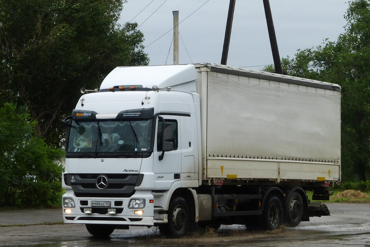 Краснодарский край, № М 486 ЕЕ 123 — Mercedes-Benz Actros ('2009) 2541