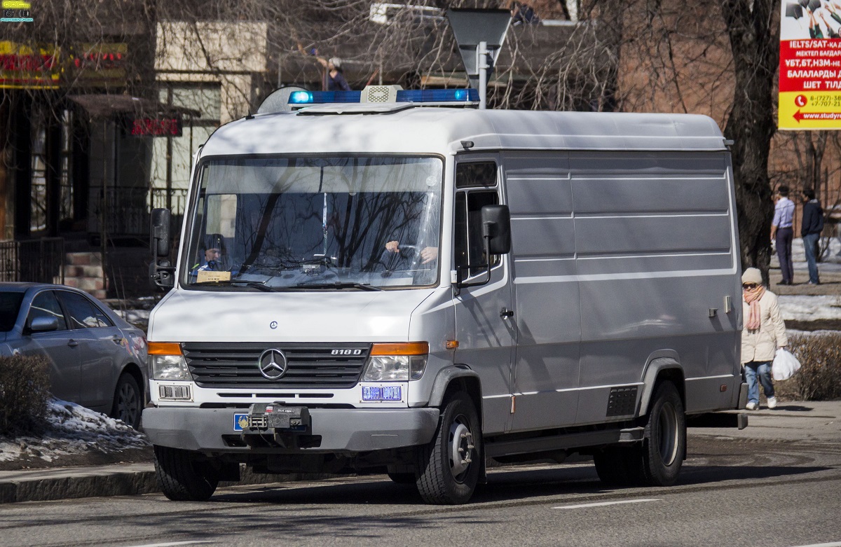 Алматы, № A 983 KP — Mercedes-Benz Vario (общ.м)