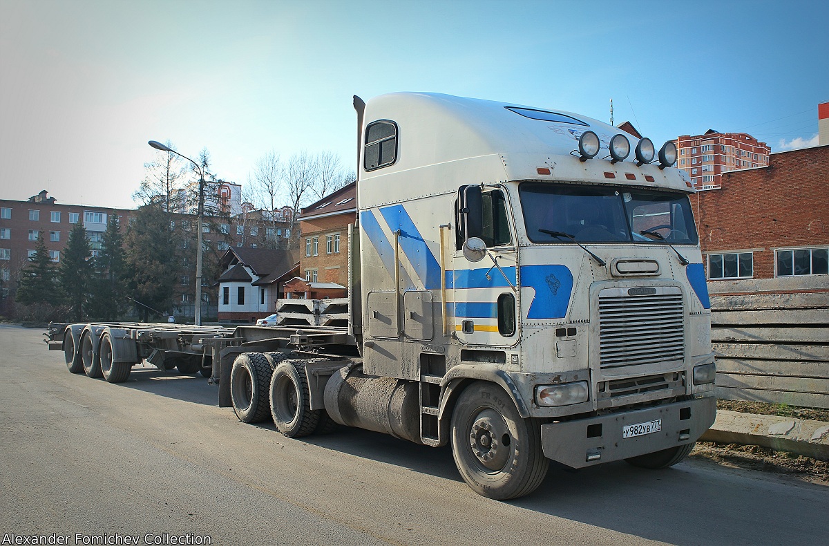 Москва, № У 982 УВ 777 — Freightliner FLB