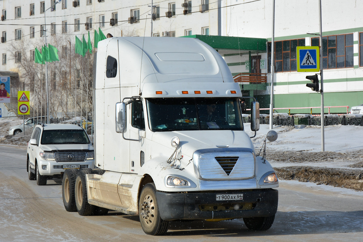 Саратовская область, № Т 900 АХ 64 — Freightliner Columbia