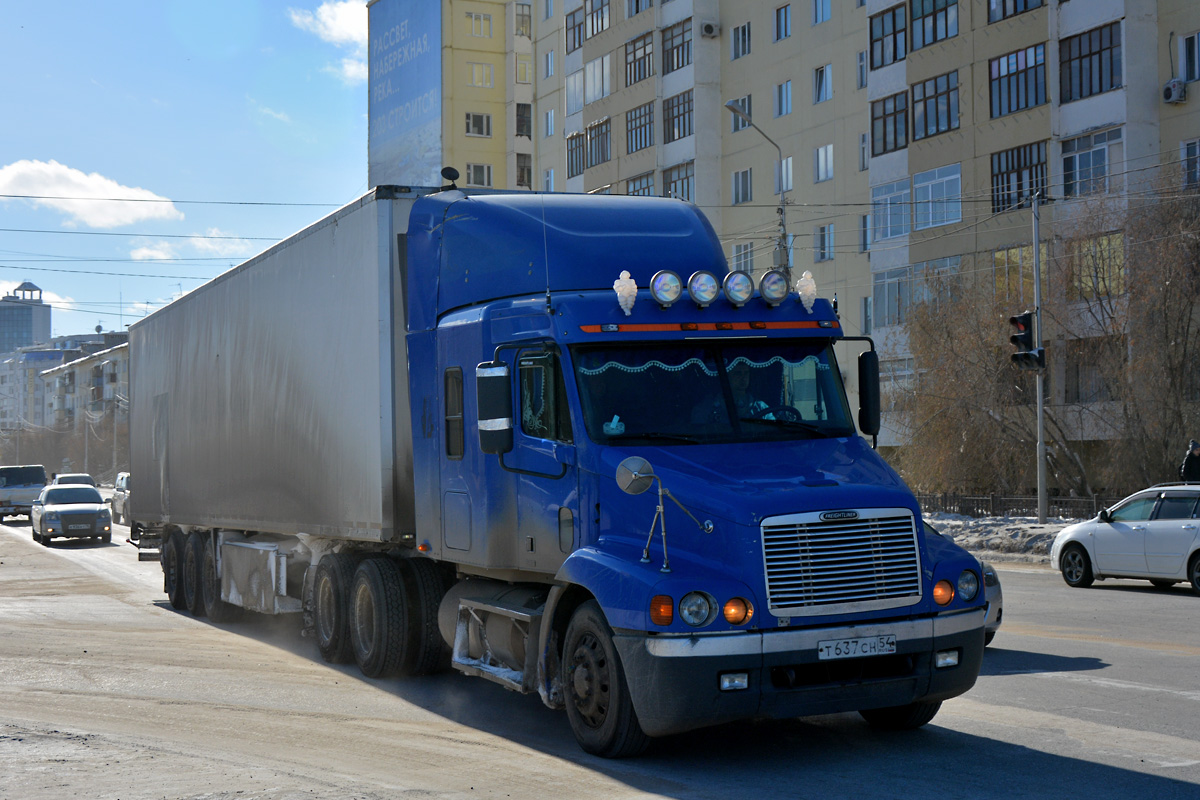 Новосибирская область, № Т 637 СН 54 — Freightliner Century Class