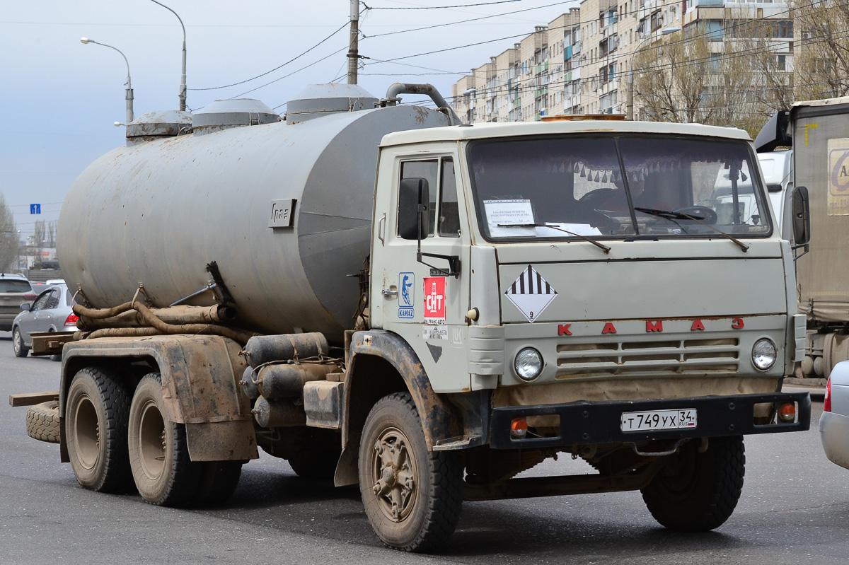 Волгоградская область, № Т 749 УХ 34 — КамАЗ-53213