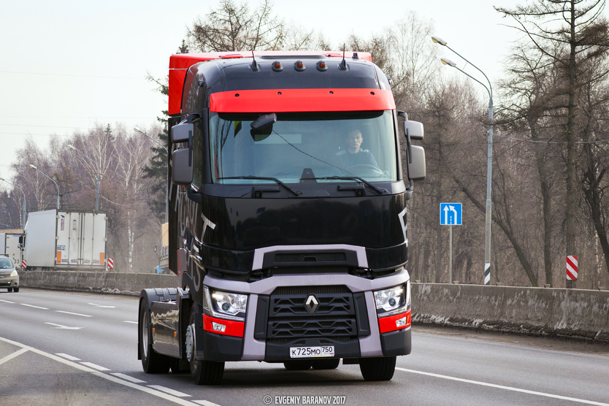 Московская область, № К 725 МО 750 — Renault T-Series ('2013)