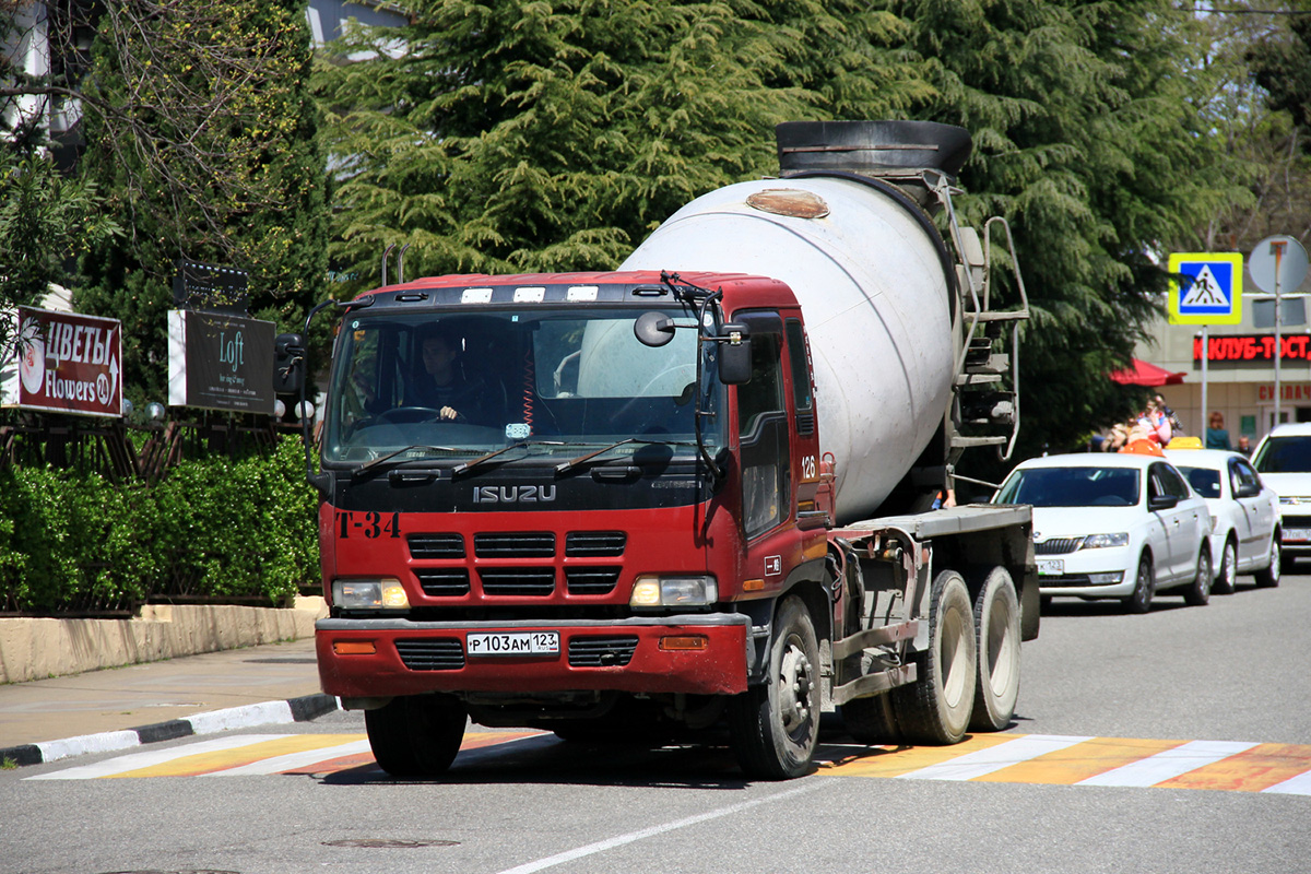 Краснодарский край, № Р 103 АМ 123 — Isuzu Giga (общая модель)