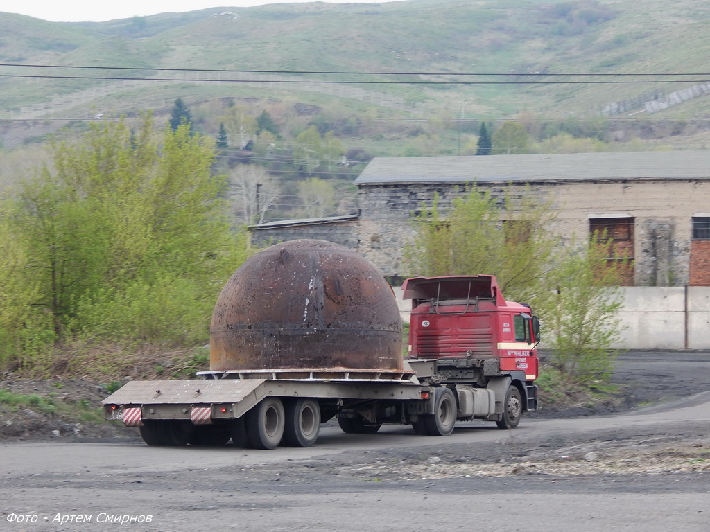 Восточно-Казахстанская область, № F 663 PF — MAN F2000 18.403