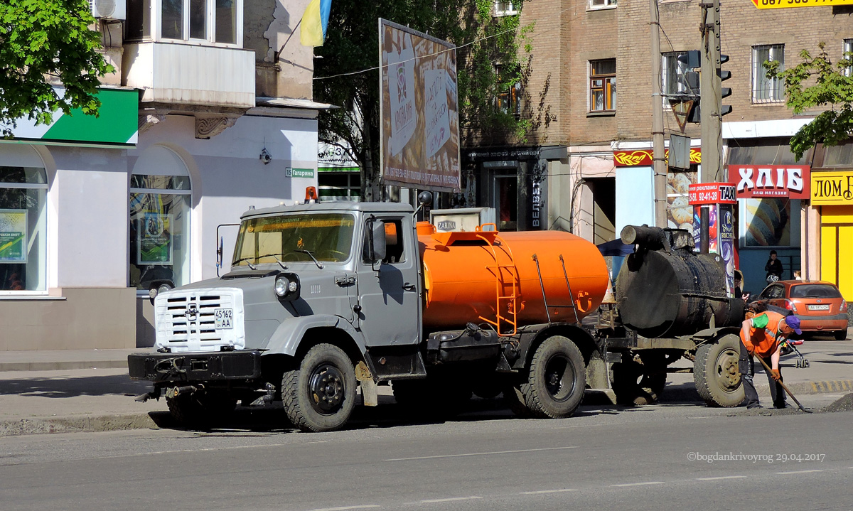 Днепропетровская область, № 451-62 АА — ЗИЛ-433362