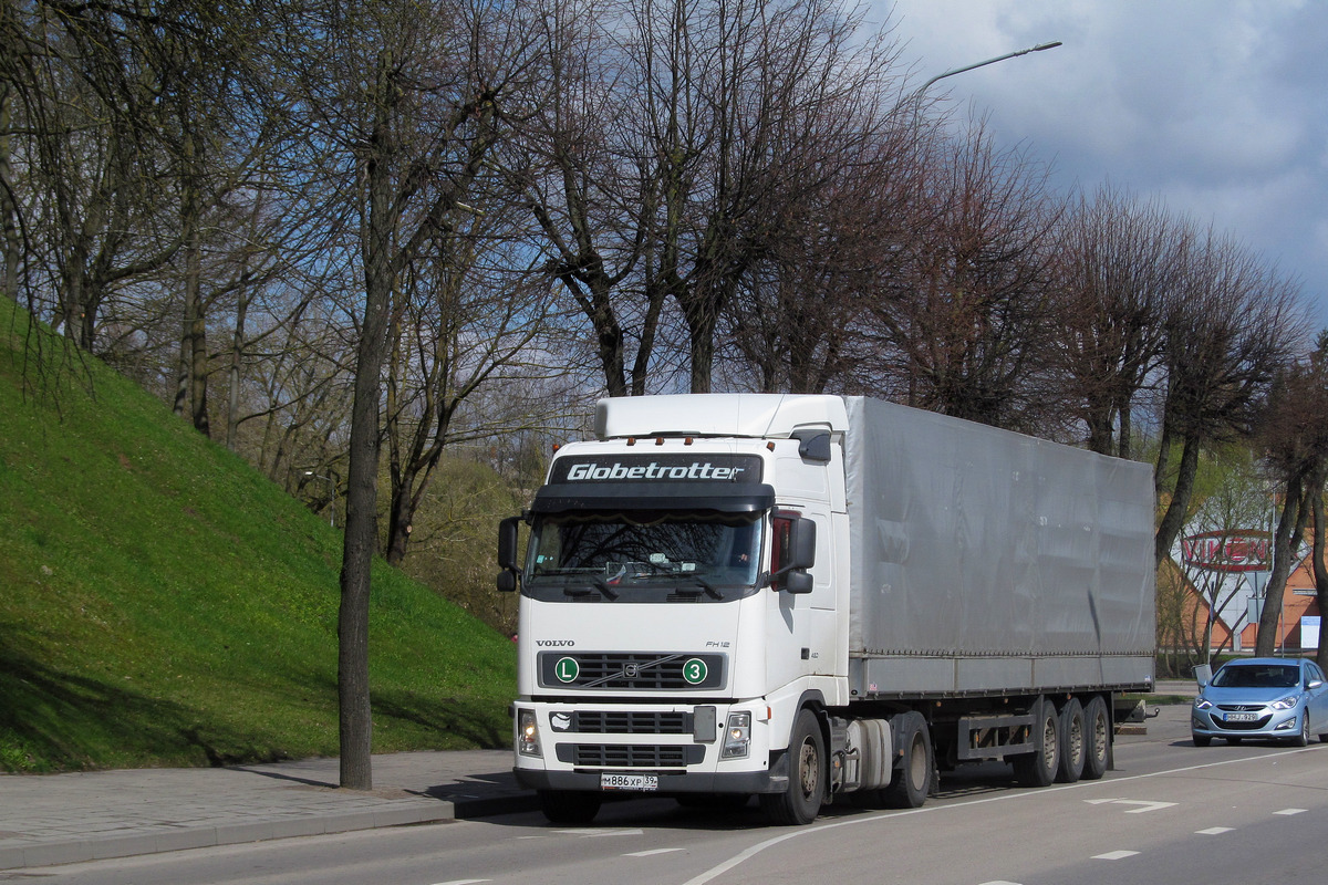 Калининградская область, № М 886 ХР 39 — Volvo ('2002) FH12.420