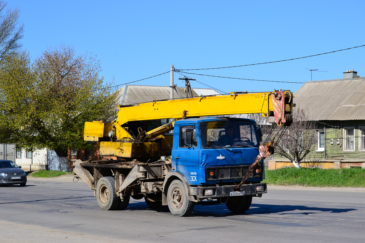 Волгоградская область, № В 705 КМ 134 — МАЗ-5337 [533700]