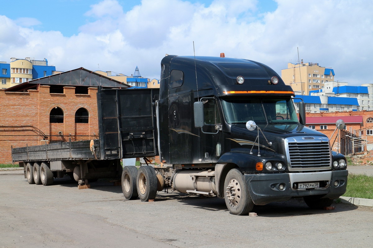 Иркутская область, № Т 792 РН 38 — Freightliner Century Class