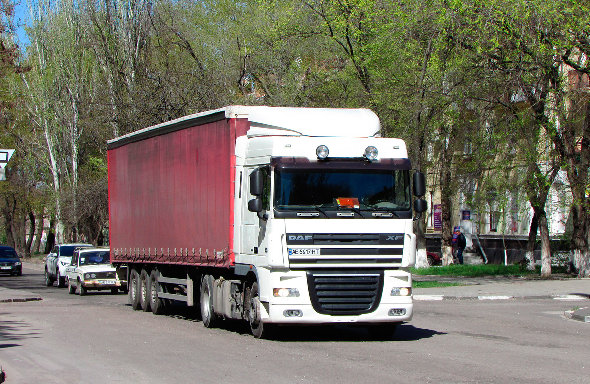 Днепропетровская область, № АЕ 5617 НТ — DAF XF105 FT