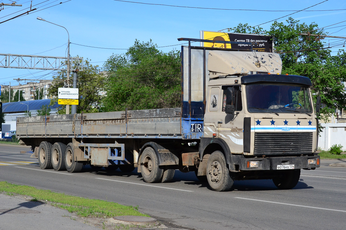 Волгоградская область, № В 076 НХ 134 — МАЗ-54323