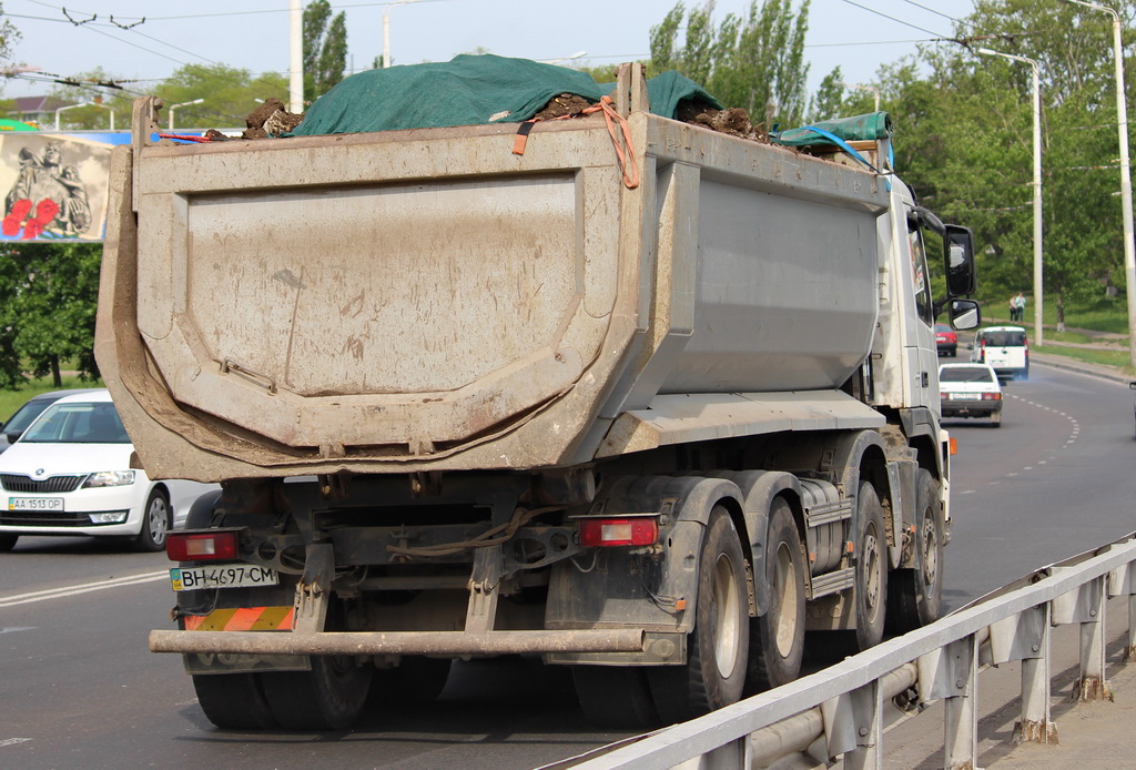 Одесская область, № ВН 4697 СМ — Volvo ('2002) FM12.400