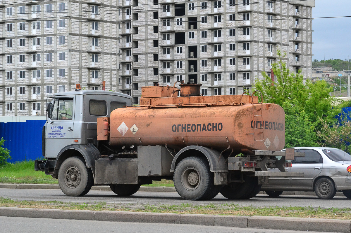 Волгоградская область, № В 815 КМ 134 — МАЗ-5337 [533700]