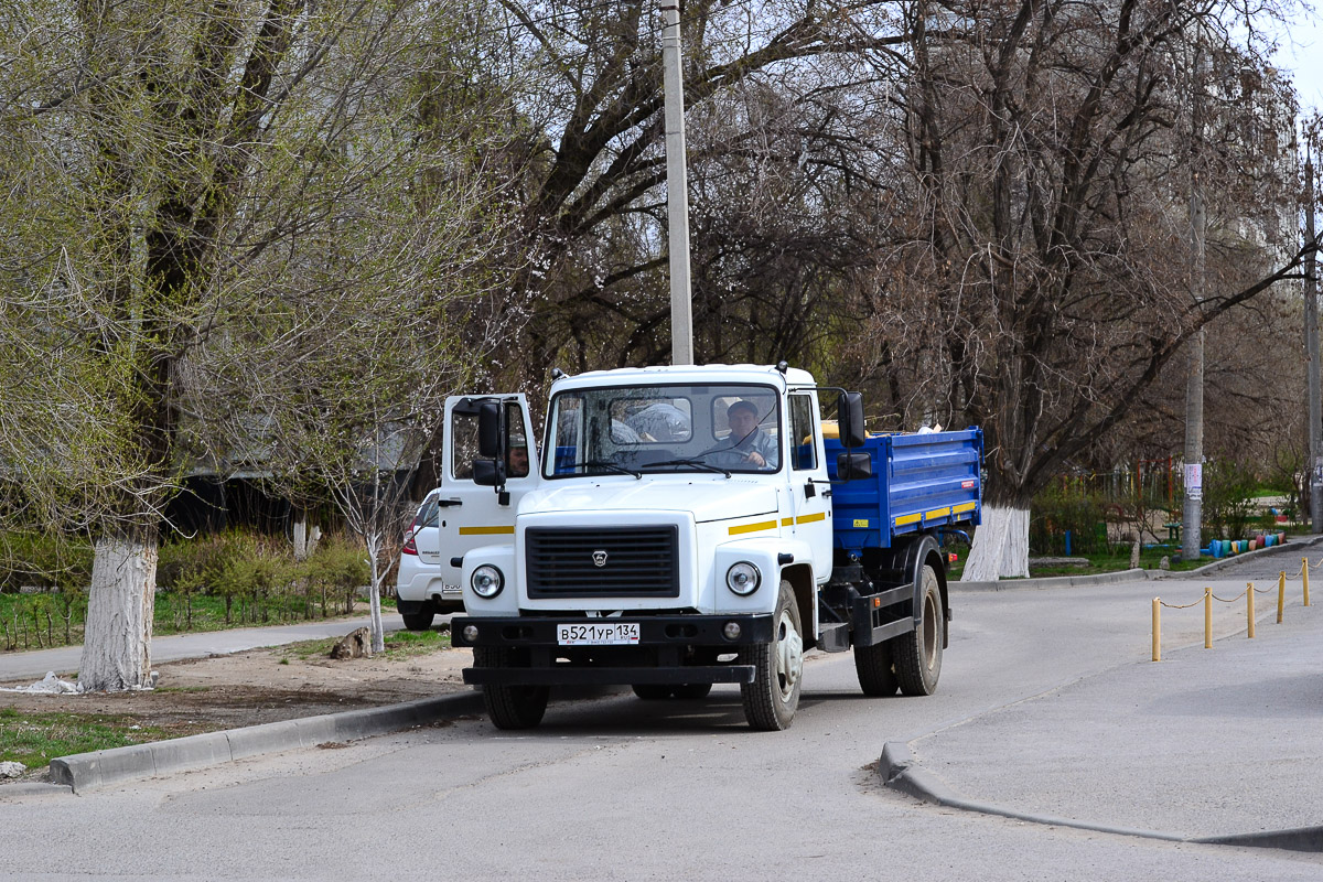 Волгоградская область, № В 521 УР 134 — ГАЗ-3309