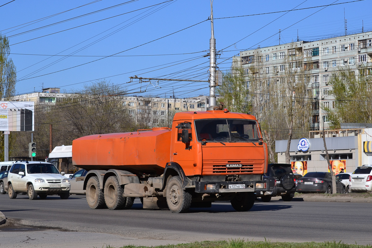 Волгоградская область, № А 137 НЕ 134 — КамАЗ-53215-15 [53215R]