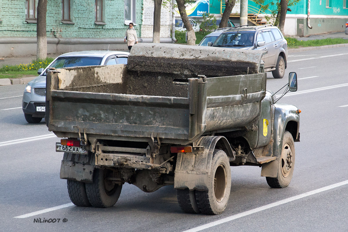 Удмуртия, № Т 662 АА 18 — ЗИЛ-495710