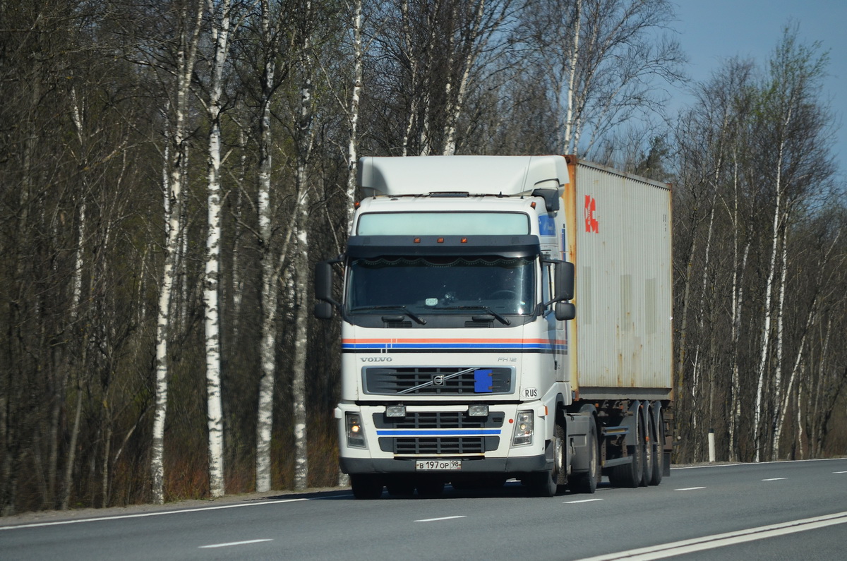 Санкт-Петербург, № В 197 ОР 98 — Volvo ('2002) FH12.380