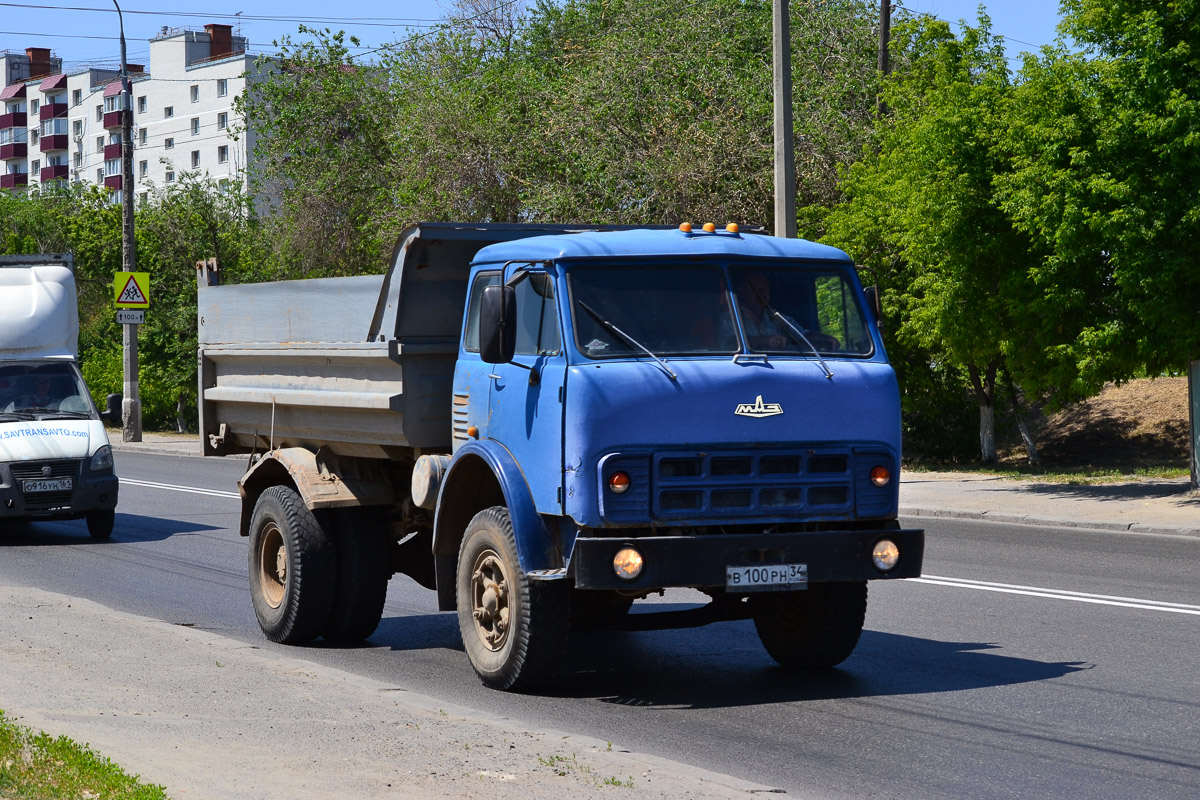 Волгоградская область, № В 100 РН 34 — МАЗ-5549