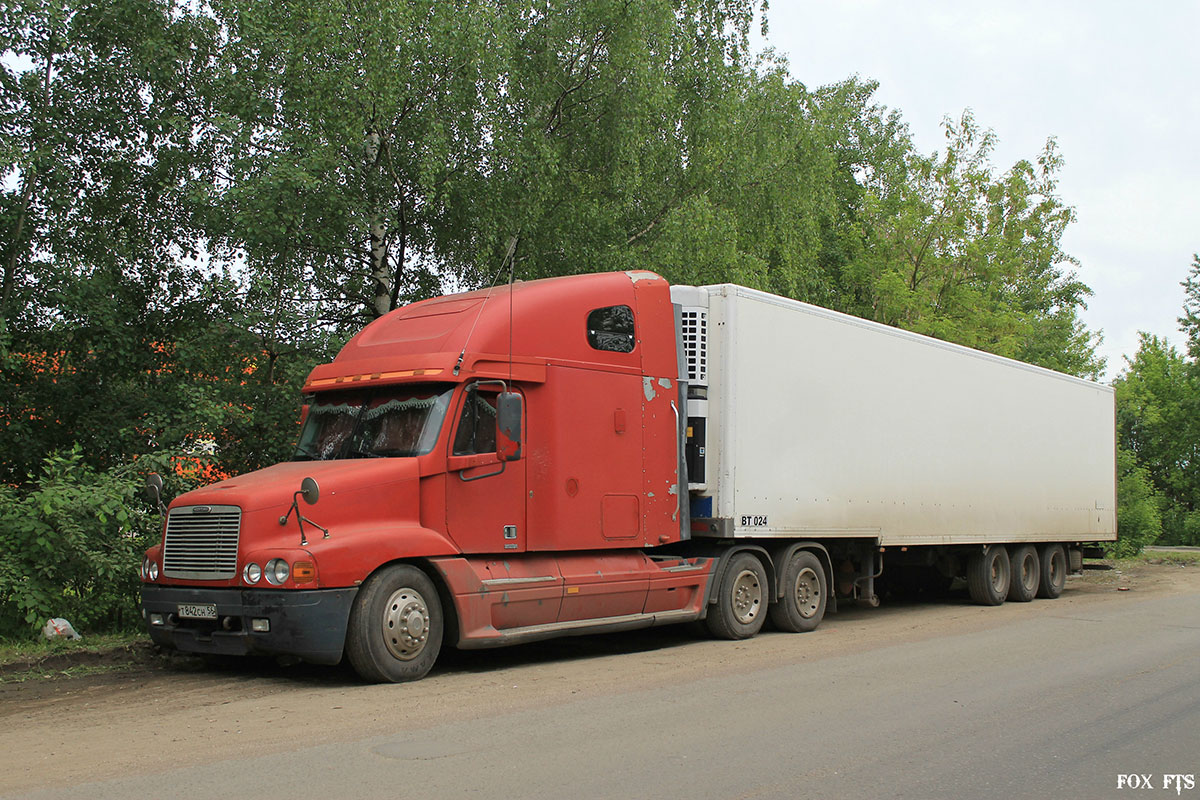 Оренбургская область, № Т 842 СН 56 — Freightliner Century Class