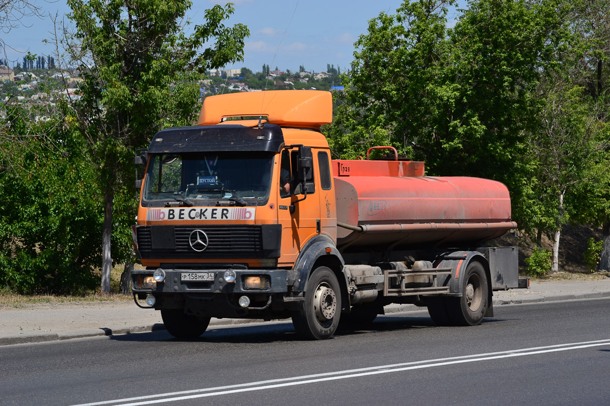 Волгоградская область, № Р 158 МК 34 — Mercedes-Benz SK 1827