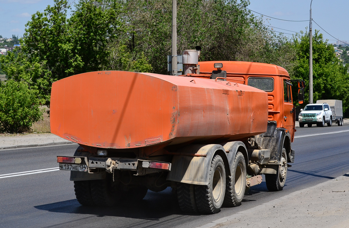 Волгоградская область, № А 137 НЕ 134 — КамАЗ-53215-15 [53215R]