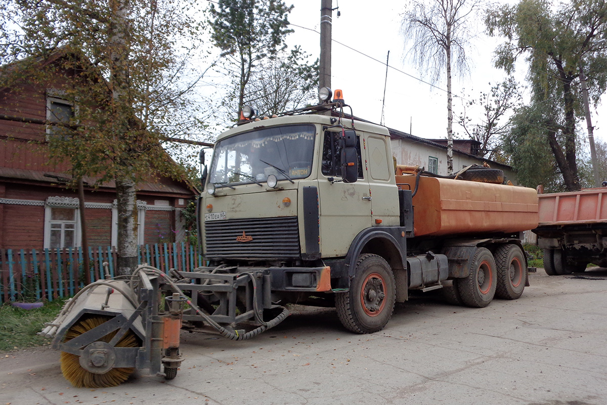 Псковская область, № С 410 ЕА 60 — МАЗ-5516 [551600]