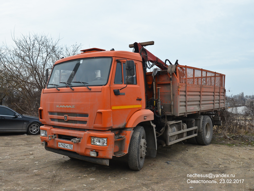 Севастополь, № А 142 НС 92 — КамАЗ-43253 (общая модель)