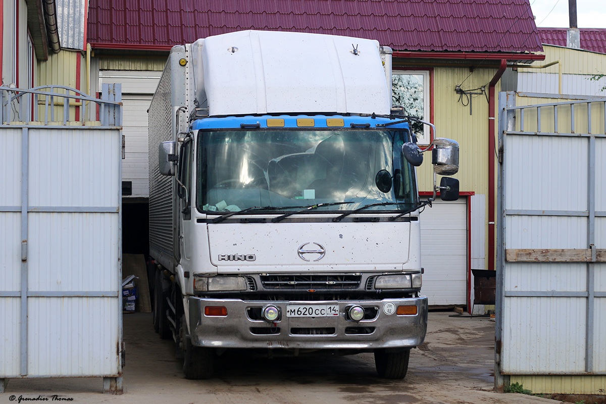 Саха (Якутия), № М 620 СС 14 — Hino Profia