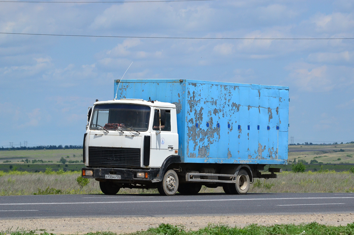 Волгоградская область, № В 130 МУ 134 — МАЗ-437041