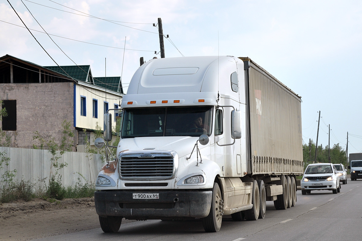 Саратовская область, № Т 900 АХ 64 — Freightliner Columbia