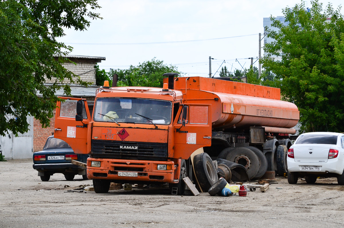 Волгоградская область, № С 743 РС 34 — КамАЗ-6460 [646000]