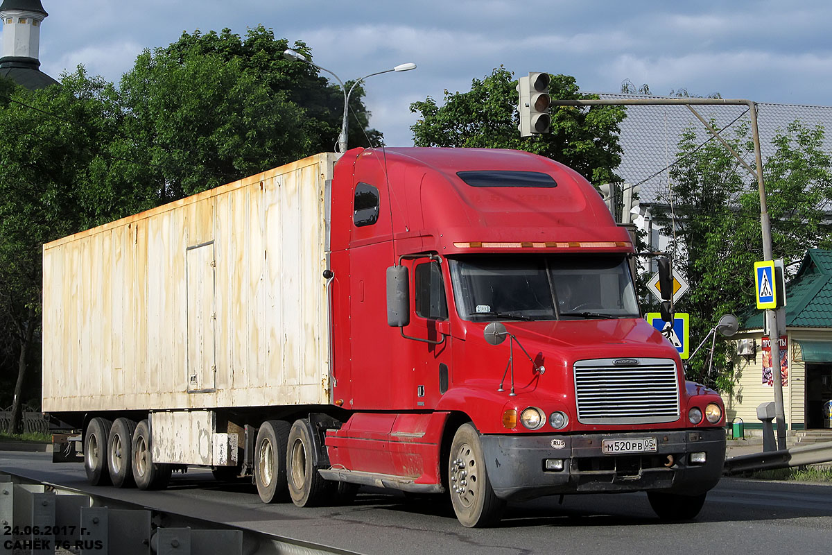 Дагестан, № М 520 РВ 05 — Freightliner Century Class