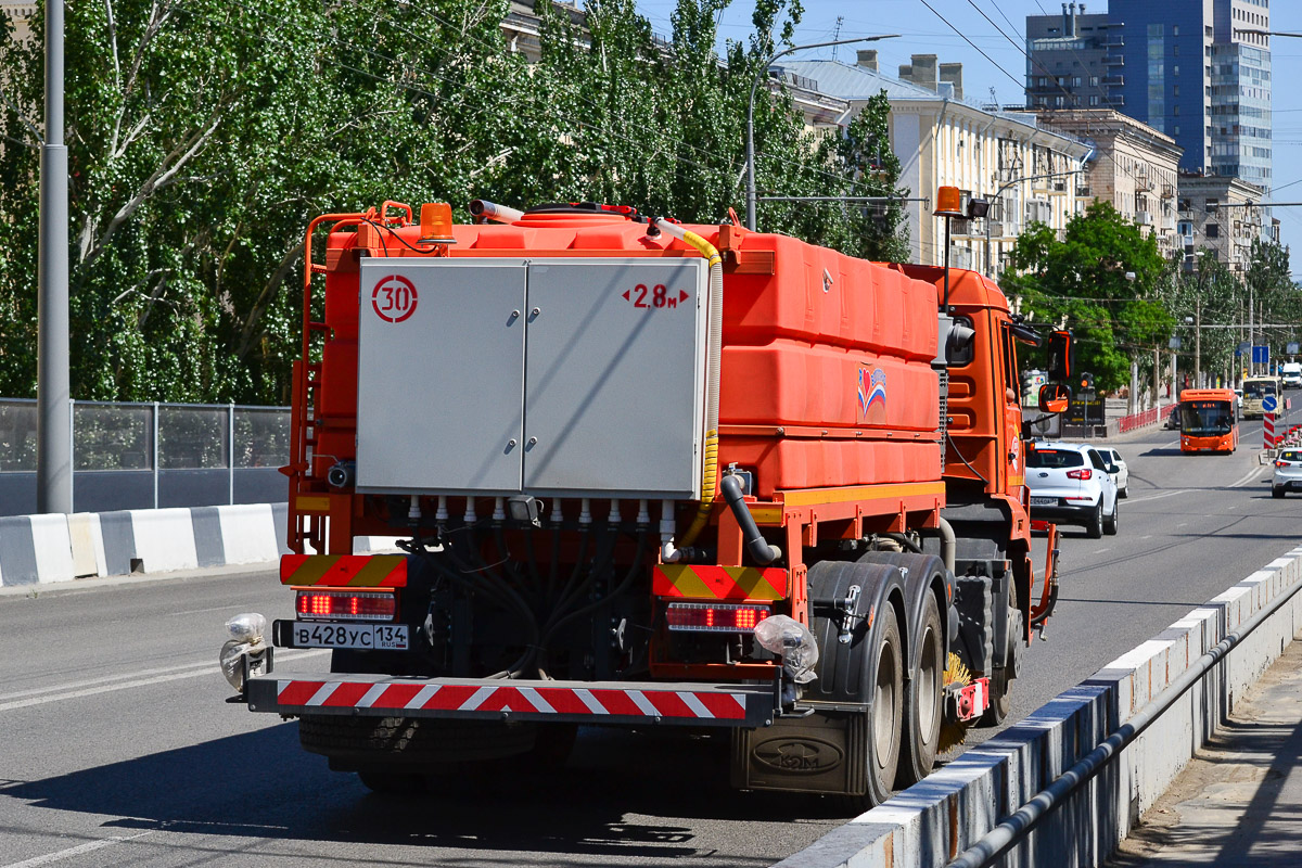 Волгоградская область, № В 428 УС 134 — КамАЗ-65115 (общая модель)