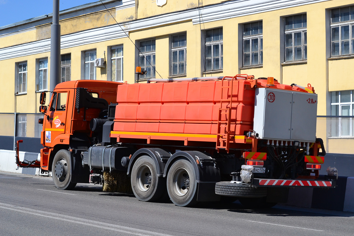 Волгоградская область, № В 428 УС 134 — КамАЗ-65115 (общая модель)