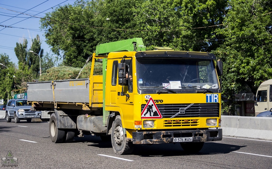 Алматинская область, № B 576 WAN — Volvo FL12