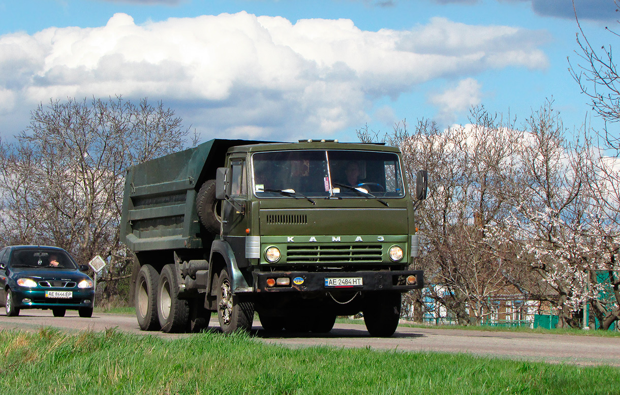 Днепропетровская область, № АЕ 2484 НТ — КамАЗ-5511