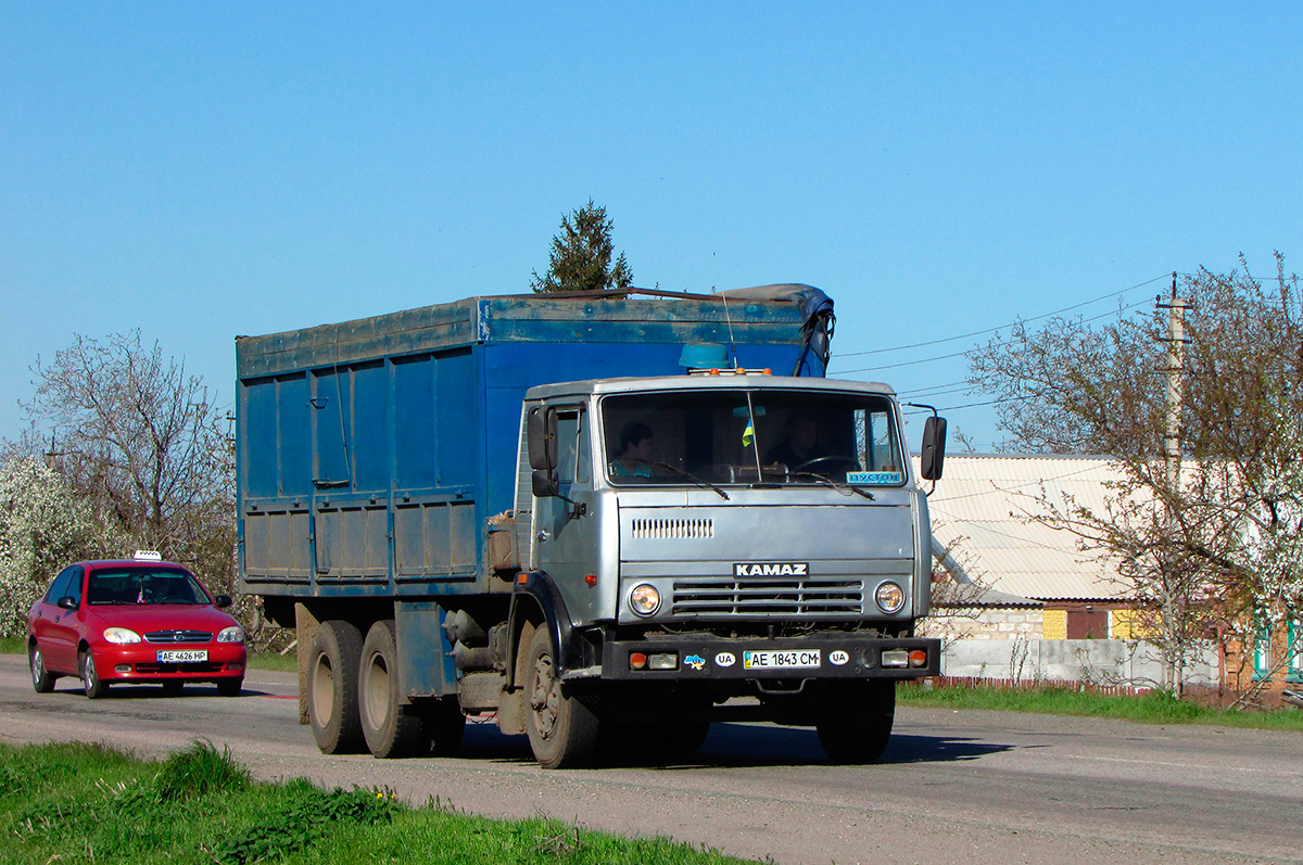 Днепропетровская область, № АЕ 1843 СМ — КамАЗ-53212