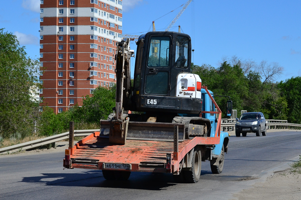 Волгоградская область, № А 611 МЕ 134 — ГАЗ-33073