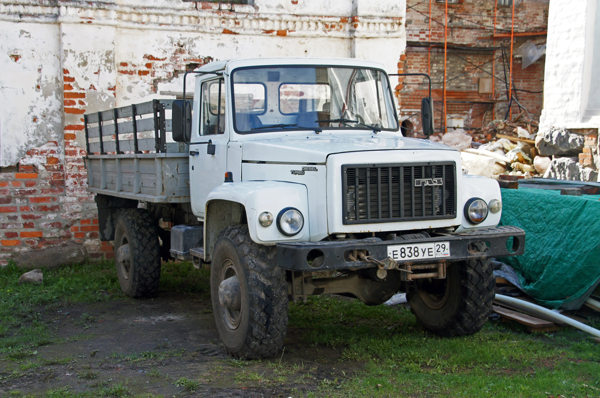 Архангельская область, № Е 838 УЕ 29 — ГАЗ-33081 «Садко»