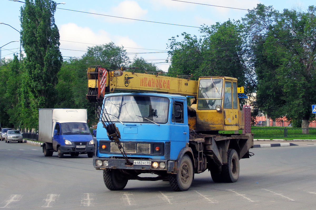 Саратовская область, № В 482 КС 64 — МАЗ-5337 [533700]