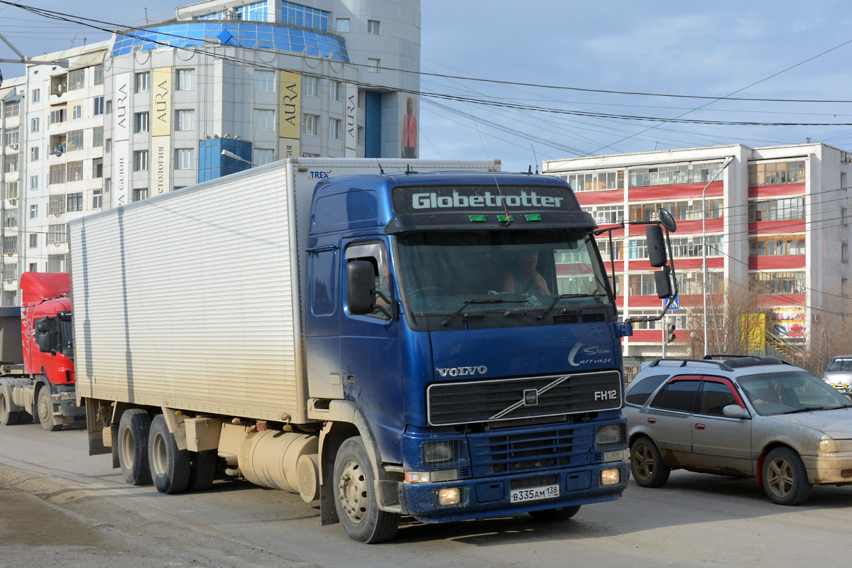 Иркутская область, № В 335 АМ 138 — Volvo ('1993) FH12.380