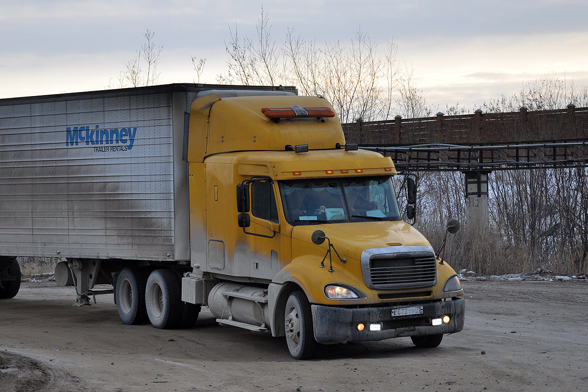 Забайкальский край, № Е 673 ТУ 75 — Freightliner Columbia