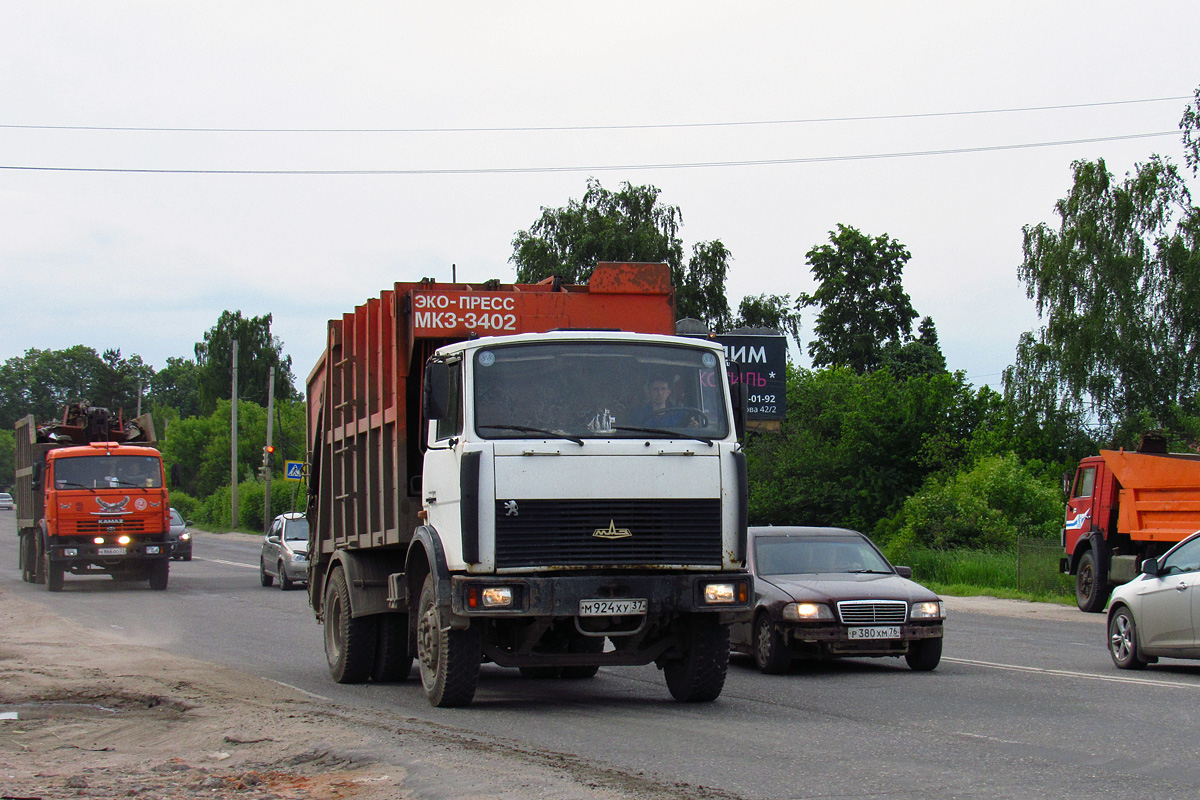 Ивановская область, № М 924 ХУ 37 — МАЗ-5337A2